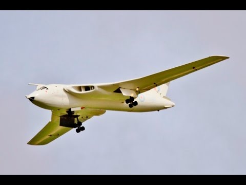 HANDLEY PAGE VICTOR GIANT 1/6.5 SCALE COLD WAR RC BOMBER - LMA RAF ELVINGTON - 2016