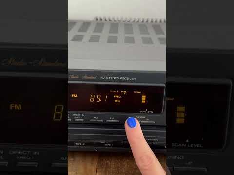 Testing vintage Fisher AV stereo receiver, model RS-616 Studio Standard with antenna