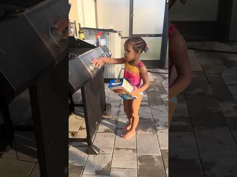 Dad catches daughter trying to cook burgers on the grill#shorts