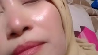 Download lagu Hijab mothers in their cold and quiet rooms at night miss their young mothers. mp3