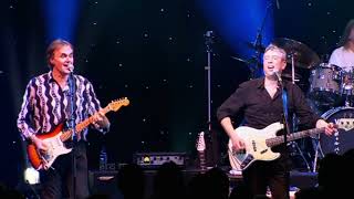 Bridge To Your Heart - 10cc - Clever Clogs Live - 2007