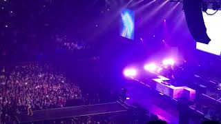 Guè Pequeno-Ruggine e Ossa(feat. Elodie) live @Mediolanum Forum