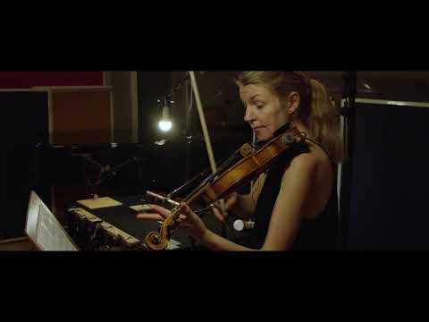 Johan Svensson - marionette (2018). Performed by Karin Hellqvist.