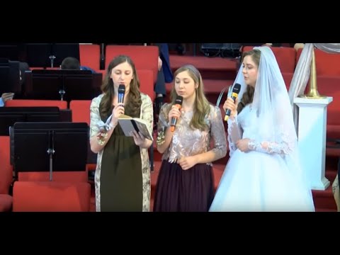 Larisa, Bianca si Sara - Iubind te daruiesti