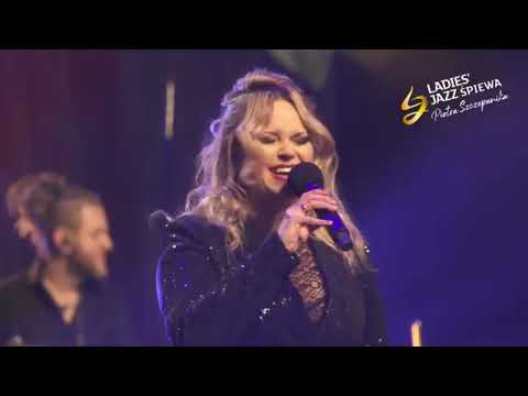 IZA KOWALEWSKA Zabawa podmiejska (Piotr Szczepanik)