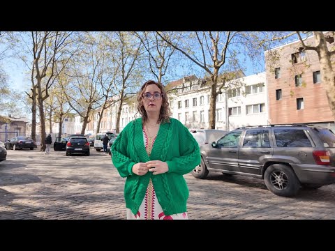 ME ADUEÑO DE TODO/DOÑA EXIGENCIAS/BRUSELAS NOS ESPERA/MI SALUD SE RESIENTE/MUCHAS COMPRAS