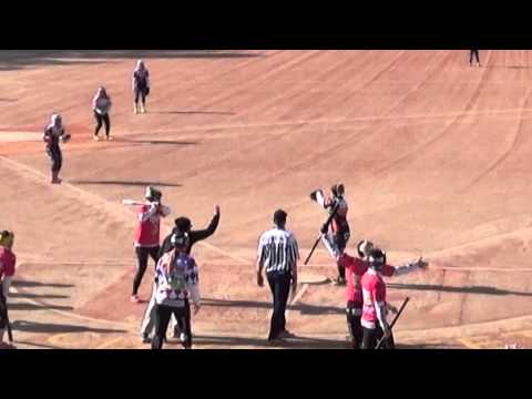 Naisten Superpesis 2015 - KaMa vs Mansen Räpsä - Jatta Vuorisen ikävä osuma Taiju Ollilaan