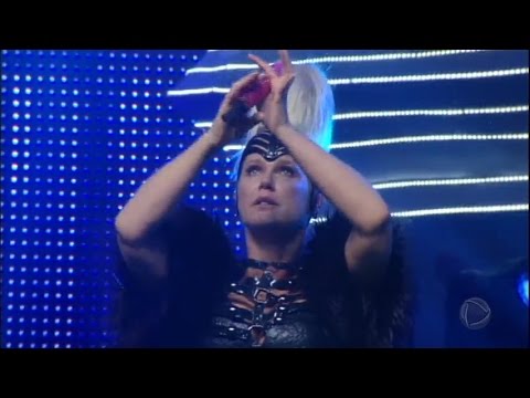 Xuxa closes special show with ‘Lua de Cristal’ and fans are moved.