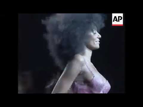 1999.09.22. Spice Girls - Julien Macdonald Show, Spring/Summer 2000 - London Fashion Week [UK]