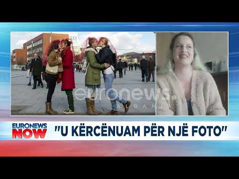 Vajzat motra e shoqe që u puthën në buzë,fotoja që u shit 10 mijë euro