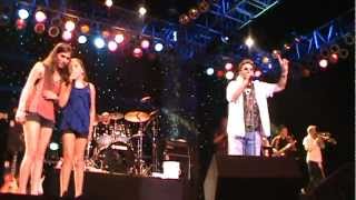 Chuck Negron with Charlotte, Annabelle, and Berry---"Joy" clip