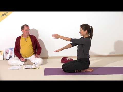 Adlerarme im Sitz - Yoga Asana Lexikon