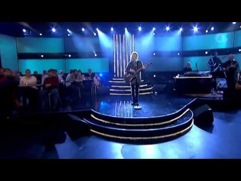 Ulrik Munther - En Vanlig Dag (live bingolotto)