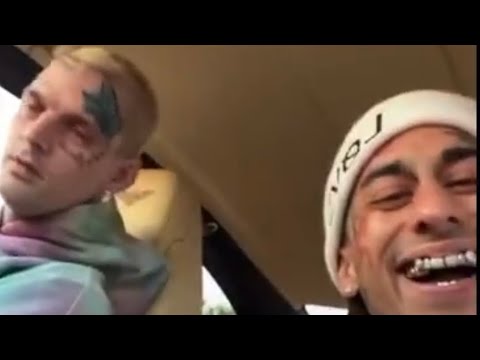 Aaron Carter writes a check for checkthestar on live #aaroncarter #checkthestar