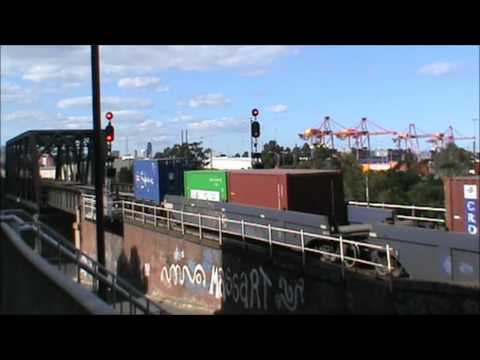QUBE livered 8030 & Cootes livered 8037 (SG) POTA at Bunbury Street (27.8.11)