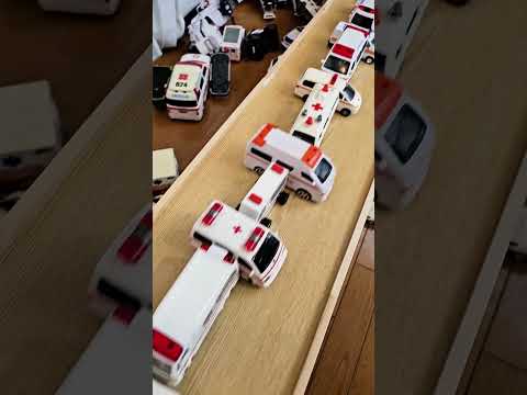 Pushing mini Ambulances! #救急車  #automobile #toys