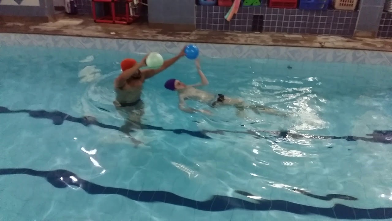 Tomás. Natação adaptada 3o. vídeo.
