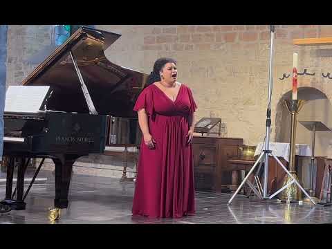 Contralto Jasmin White sings "Deep River" arr. Burleigh