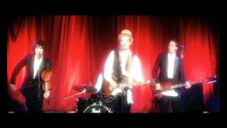 The Holloways - 2 Left Feet