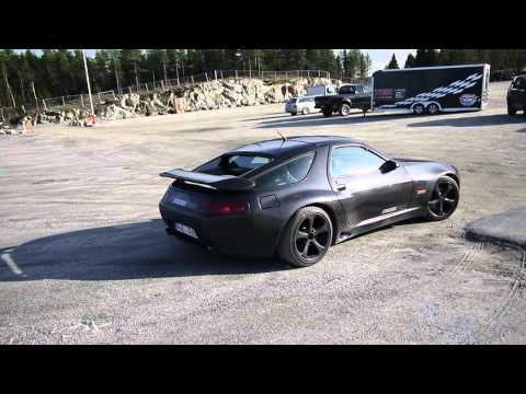 Porsche 928 Strosek Ultra on the prowl...