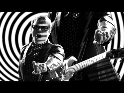 download lagu mp3 mp4 Weezer Hang On, download lagu Weezer Hang On gratis, unduh video klip Weezer Hang On