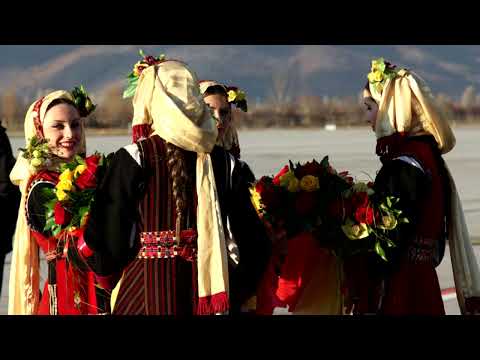 Blaga Petreska & Zaharinka Vrtanoska - Milosavljevic ~ Na divan mi sedi Pande