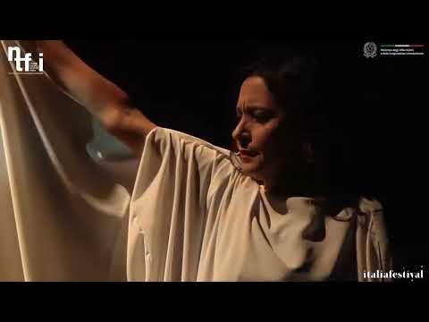 Raffaella Ambrosino Disserratevi Abissi A. Cesti Campania Teatro Festival 2020 La Mistica del Cosmo