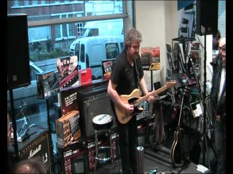 PART 7 - Tremolo & Delay - Boss effect pedals demonstratie door Jo Cassiers bij Groove Music Shop