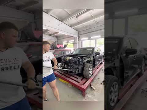 CHECK THIS OUT 😱 hopefully this car is getting a new frame rail #autorepair #bodyshoplife