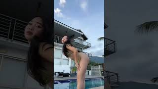 bikini TikTok be like...