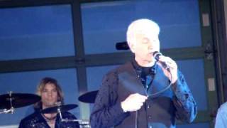 Dennis Deyoung-Acapella- Show me the way-  Tanner Park, Copiague Long Island