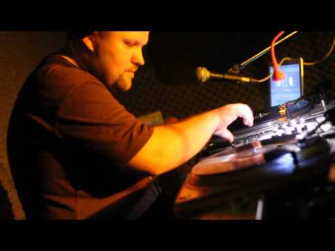 Tabubar koncert Fisz+wystawa Re:format#1