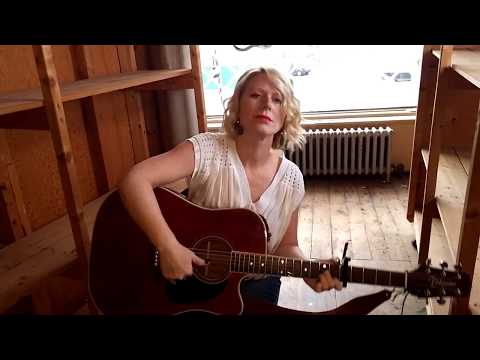 download lagu mp3 mp4 Michelle Leblanc, download lagu Michelle Leblanc gratis, unduh video klip Michelle Leblanc