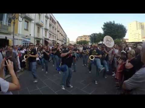 Sassinfunky Streetband - Jamaican Trip (Live in Campobasso)
