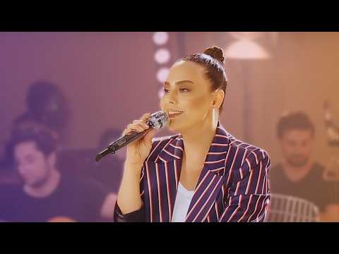 Ebru Gündeş - Kurşun Adres Sormaz Ki (Akustik Canlı Performans)