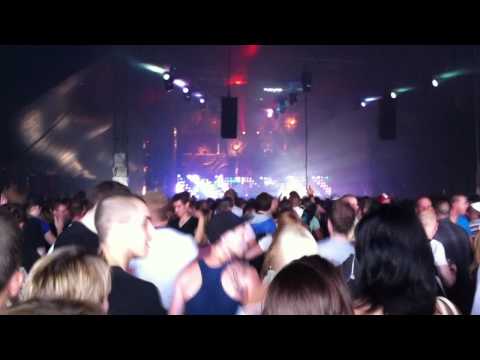 Davoodi vs Bestien @ Summerfestival 2011 (part 2)