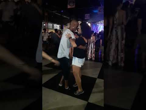 Rubia (ES) e Hugo Silva (MG) dançando forró