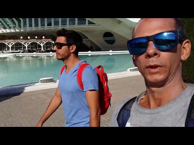 Vídeo relacionado con Cuadro Lienzo 90 x 50 cm: VALENCIA, ESPAÑA - 22 de JULIO: Ciudad de las Artes y Ciencias, diseñado por el arquitecto Santiago Calatrava en Valencia (49141065)