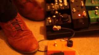 Video thumbnail for Skreddy Little Miss Sunshine and 1975 MXR Script Phase 90 - Comparison by Jurfin