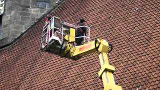 preview picture of video 'Arbeiten in 40 Metern Höhe: Dach von Kirche in Hann. Münden repariert'