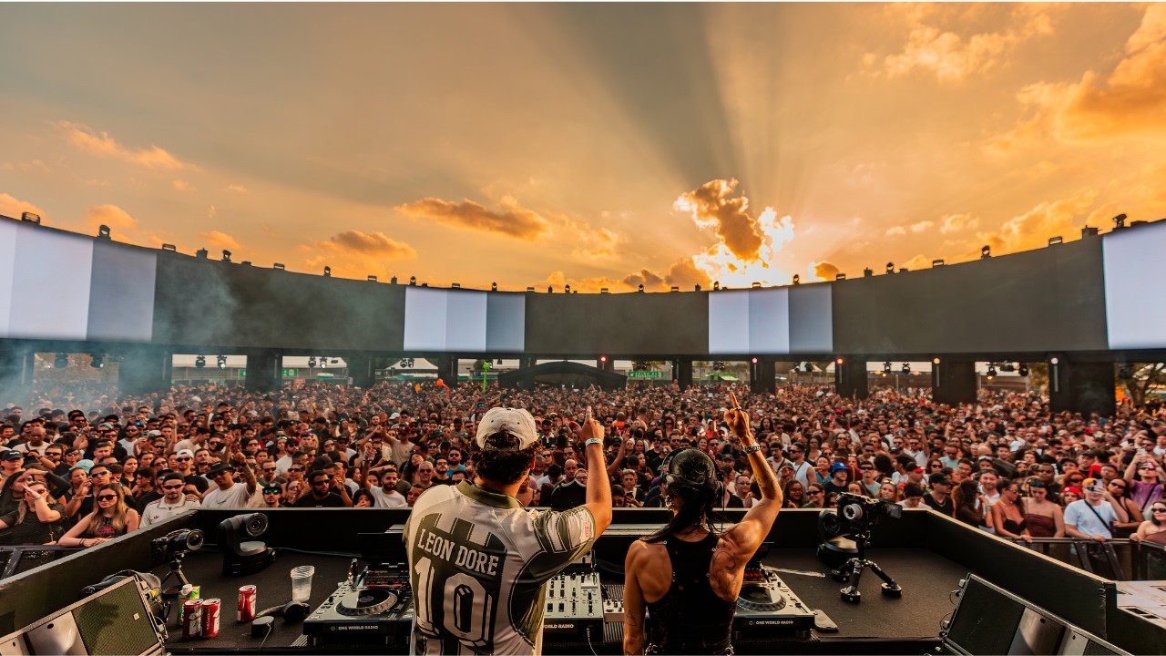 Camila Jun b2b Malive | Portal do Amanhã by Bybit.