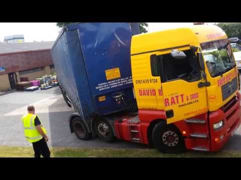 Lorry driver turn fail.