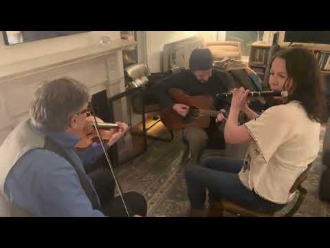 Kevin Burke, Nuala Kennedy & Eamon O' Leary - Fireside Polkas