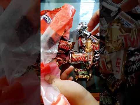 chocolates#milkyway#snickers#twix#chocolates#shorts#shortsvideo