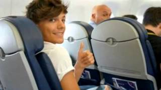 One Direction in the airport and plane