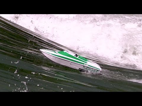 StreamLine RC Thrasher takes on the Kananaskis River - Scale Town - RC CWR