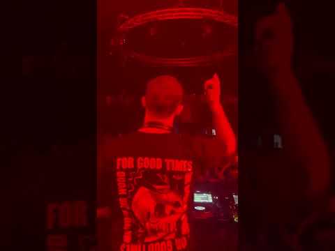 Archie Hamilton playing ‘Give it Some’ at @eastenderzlondon #barcelona