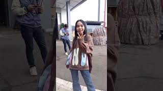 Download lagu The trio of favorites were given couple clothes, Umi Mila, Syakira, Mutia mp3