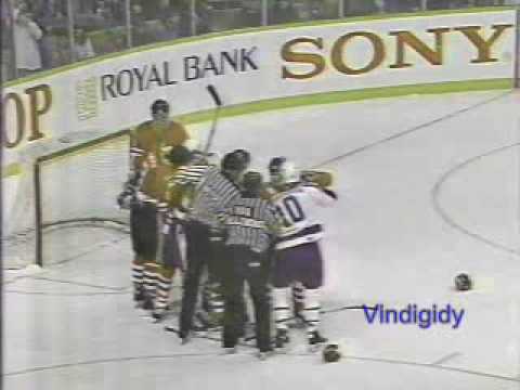 Blackhawks - Leafs scrum 3/19/90