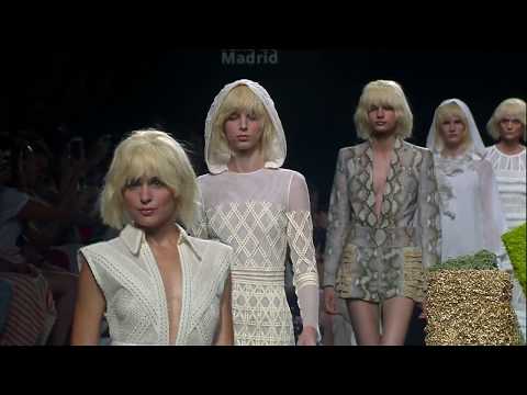 Teresa Helbig vídeo desfile colección Primavera Verano 2019 MBFWM